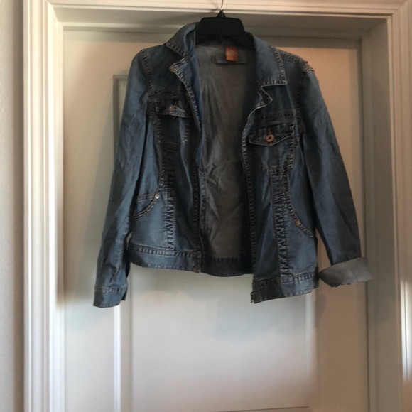 Jean jacket - Picture 1 of 1